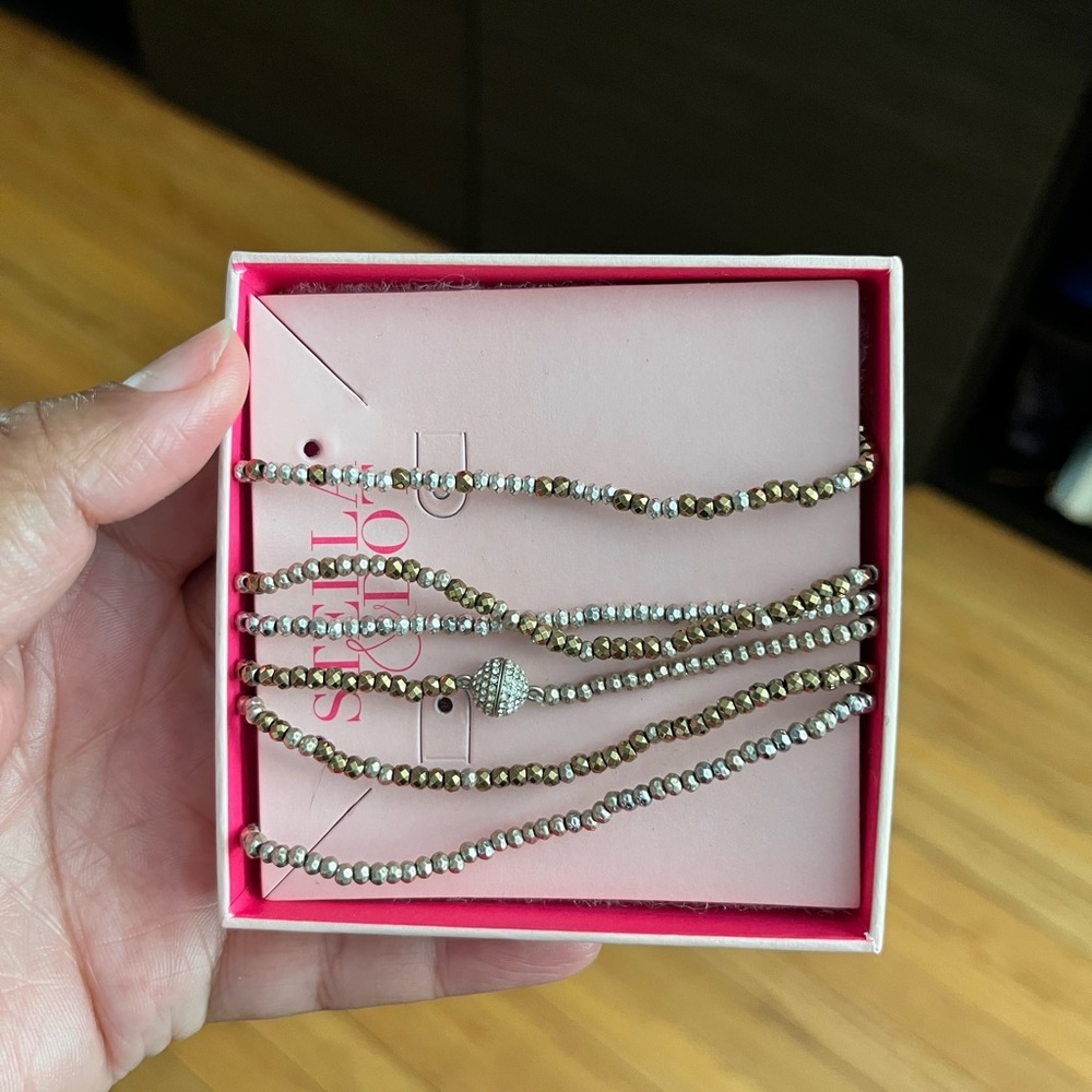 Stella & Dot Rossdale Necklace in great condition
